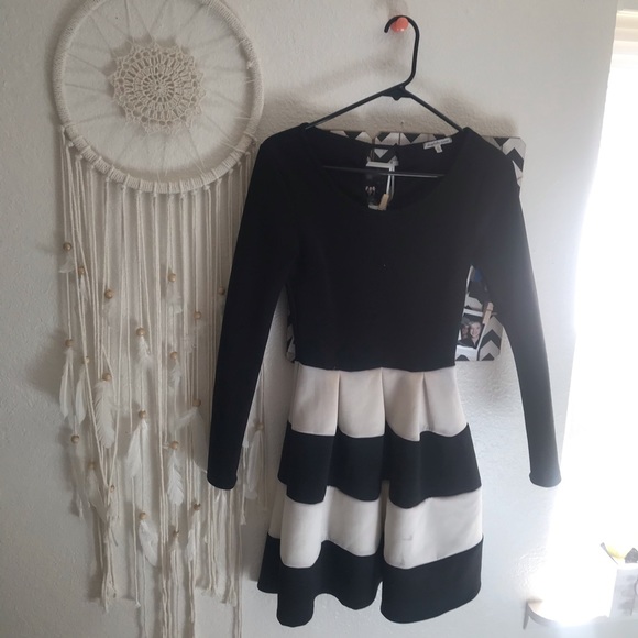 Dress - Picture 1 of 1